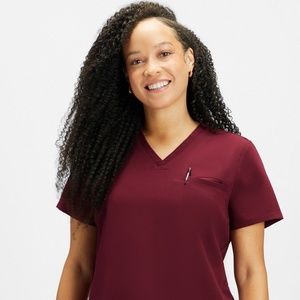 Fabletics Vital 1-Pocket Scrub Top (Wine)